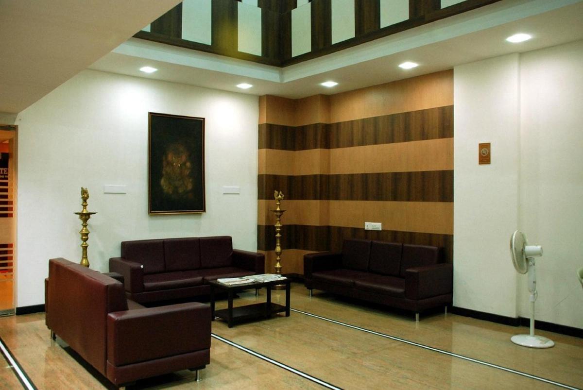 Hotel Mgr Пондичери Екстериор снимка