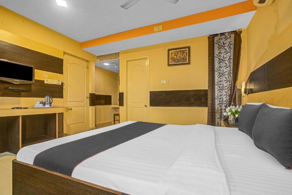 Hotel Mgr Пондичери Екстериор снимка